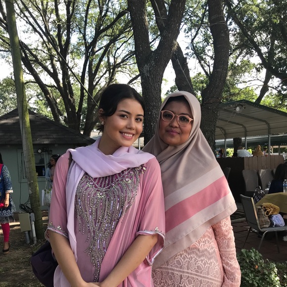 Meet your Posher, Titin - Picture 1 of 1